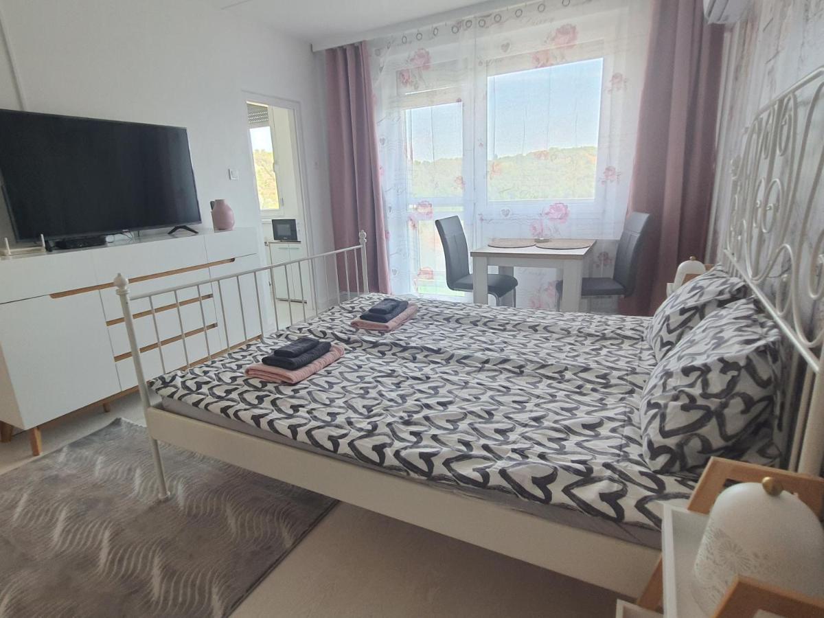 Hegyalja Apartman Miskolc Exterior photo